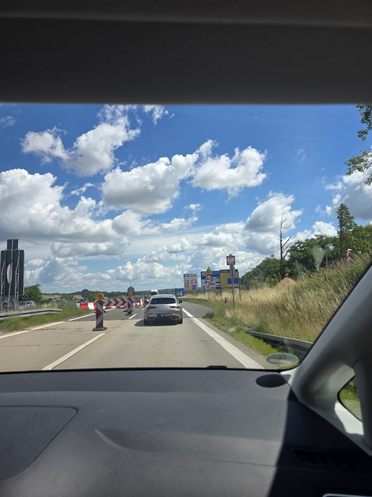 Stau an einer Baustelle auf der Autobahn während unserer Fahrt Richtung Danzig.