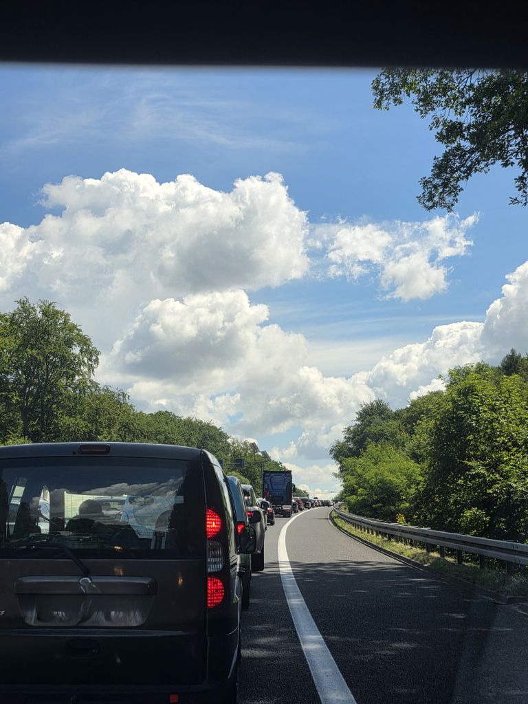 Langer Stau auf der Autobahn in Polen kurz vor unserem Ziel.