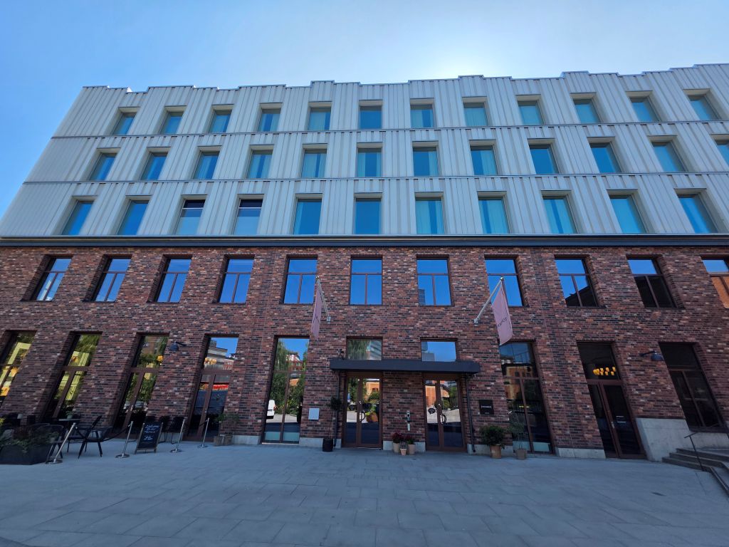 Außenansicht des Home Hotel Tapetfabriken in Sickla bei Stockholm.