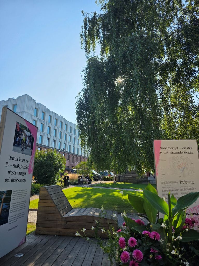 Kleiner grüner Park in Sickla nahe unserem Hotel Tapetfabriken.