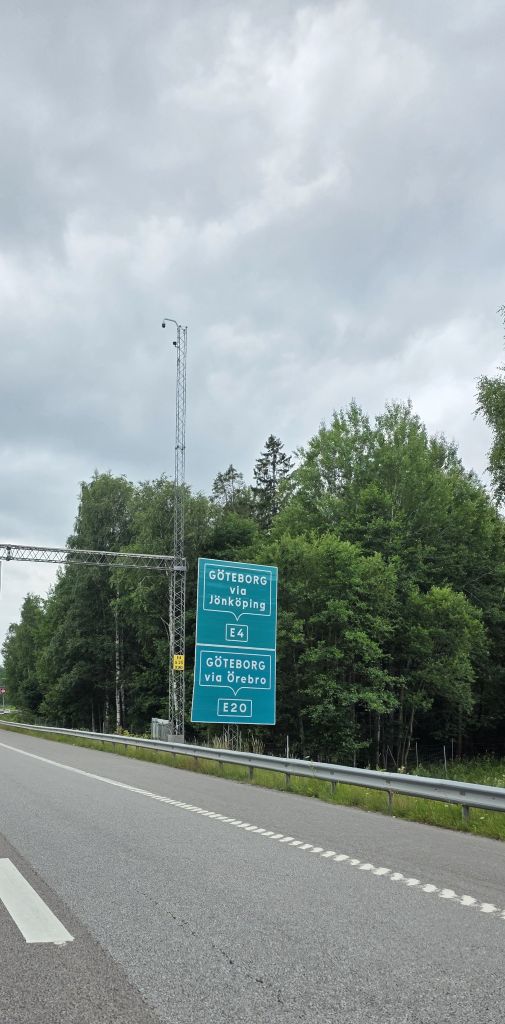 Wegweiser nach Göteborg über Jönköping auf der Fahrt durch Schweden