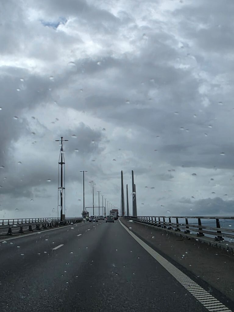 Fahrt über die Öresundbrücke von Schweden nach Dänemark auf dem Weg nach Kopenhagen
