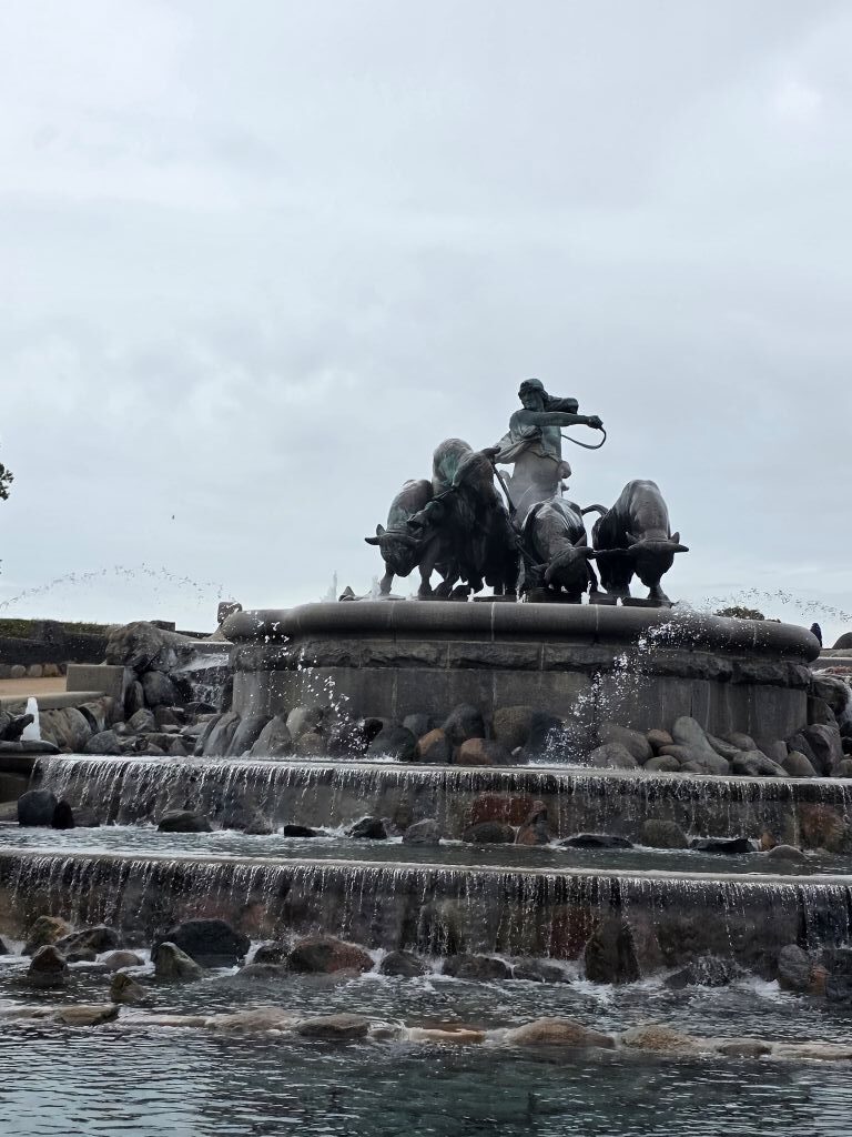Figurengruppe mit Gefion und den vier Ochsen am Gefion-Brunnen in Kopenhagen